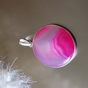 🎁 Dyed Pink Agate Pendant NEW
